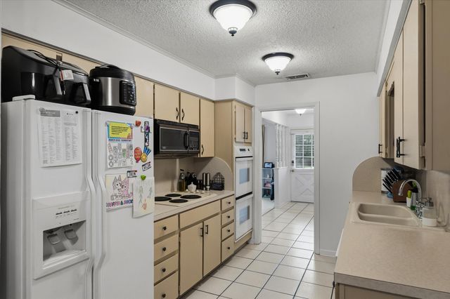 3021 Williamsburg Drive, Tyler, TX 75701