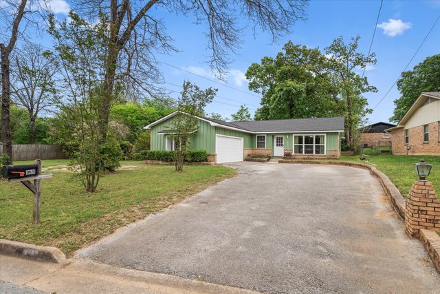 3021 Williamsburg Drive, Tyler, TX 75701