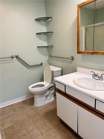 728 Beverage Hill Avenue 8, Pawtucket, RI 02861