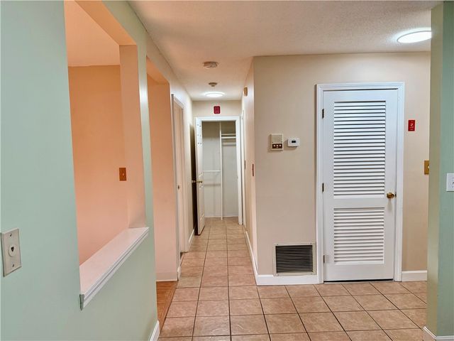 728 Beverage Hill Avenue 8, Pawtucket, RI 02861