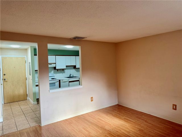 728 Beverage Hill Avenue 8, Pawtucket, RI 02861