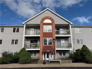 728 Beverage Hill Avenue 8, Pawtucket, RI 02861