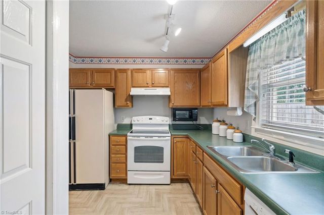 3185 Beeson Acres Road, Winston-salem, NC 27105