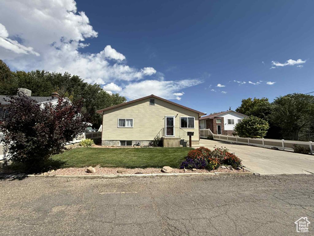 250 N 6TH AVE, Price, UT 84501