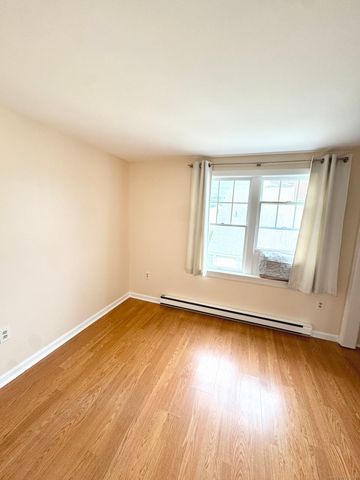 256 Washington Boulevard APT 14, Stamford, CT 06902