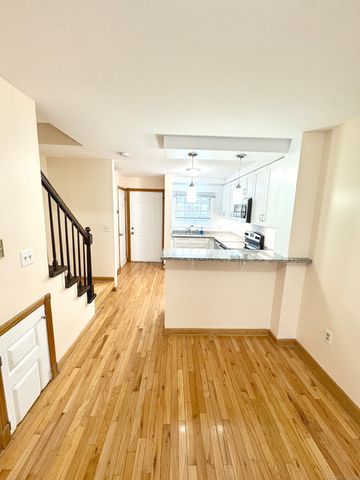 256 Washington Boulevard APT 14, Stamford, CT 06902