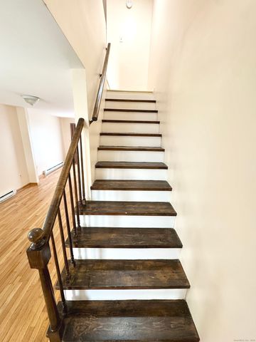 256 Washington Boulevard APT 14, Stamford, CT 06902