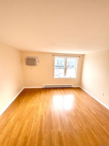 256 Washington Boulevard APT 14, Stamford, CT 06902