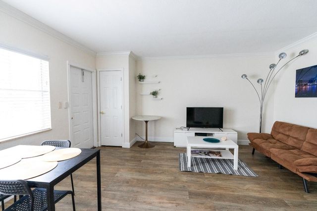 924 SE 2nd Street 3, Fort Lauderdale, FL 33301