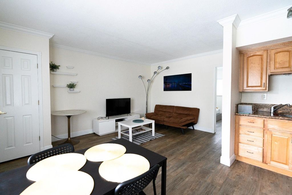 924 SE 2nd Street 3, Fort Lauderdale, FL 33301