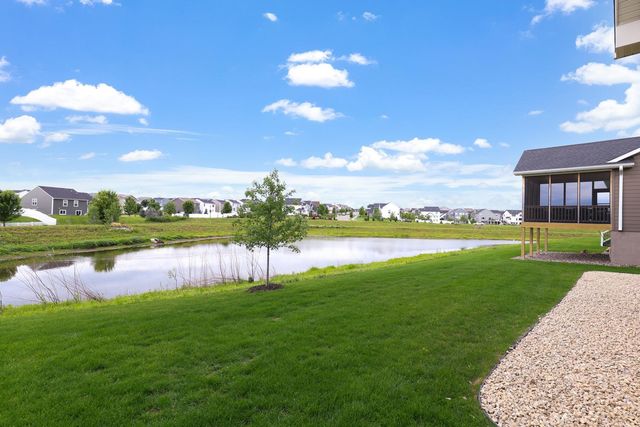 17989 Gresford Lane, Lakeville, MN 55044