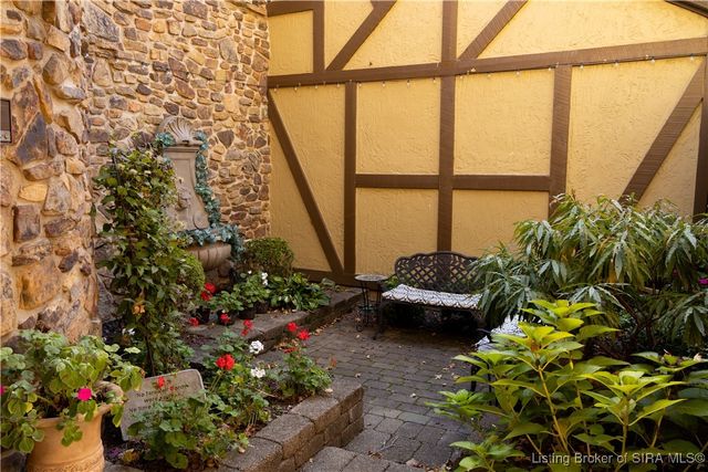 261 Indian Hills Drive NE, Corydon, IN 47112