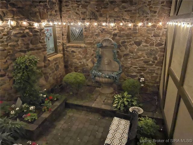 261 Indian Hills Drive NE, Corydon, IN 47112