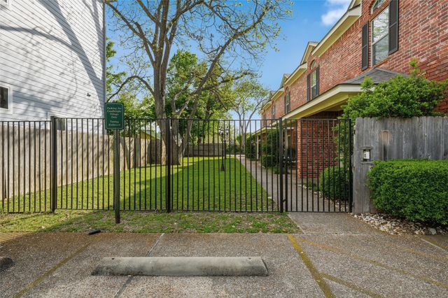 1809 S 11th Street B, Waco, TX 76706