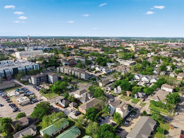 1809 S 11th Street B, Waco, TX 76706