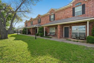 1809 S 11th Street B, Waco, TX 76706