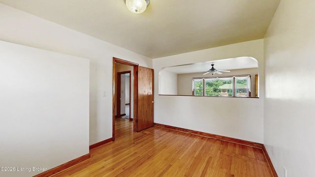 4906 Paramount Dr, Louisville, KY 40258