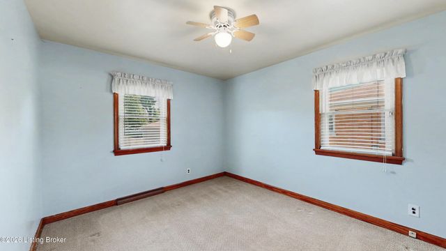 4906 Paramount Dr, Louisville, KY 40258