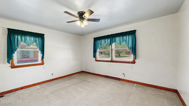 4906 Paramount Dr, Louisville, KY 40258