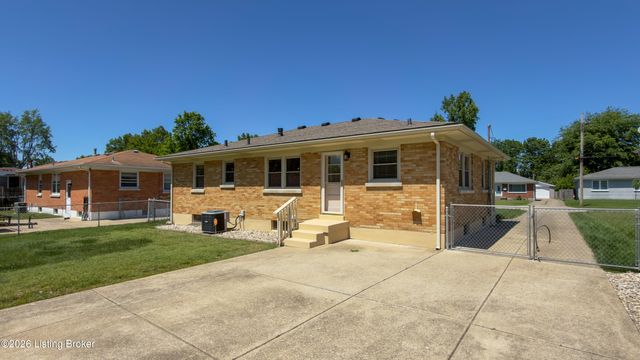 4906 Paramount Dr, Louisville, KY 40258