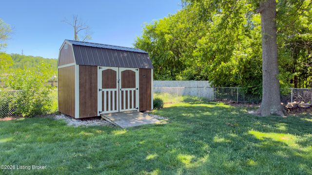 4906 Paramount Dr, Louisville, KY 40258