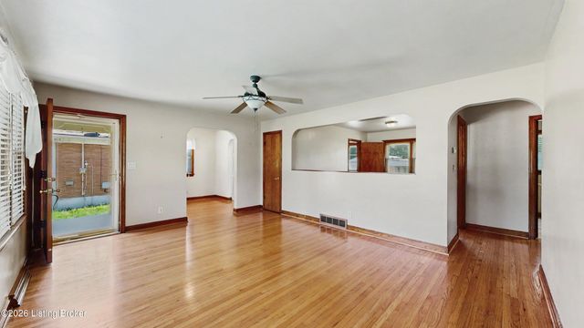 4906 Paramount Dr, Louisville, KY 40258