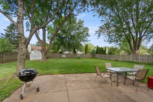 1220 Old Mill Lane, Algonquin, IL 60102