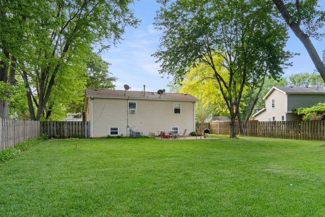 1220 Old Mill Lane, Algonquin, IL 60102