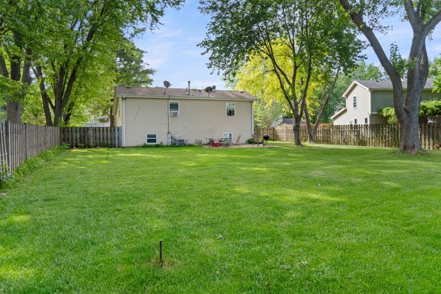1220 Old Mill Lane, Algonquin, IL 60102