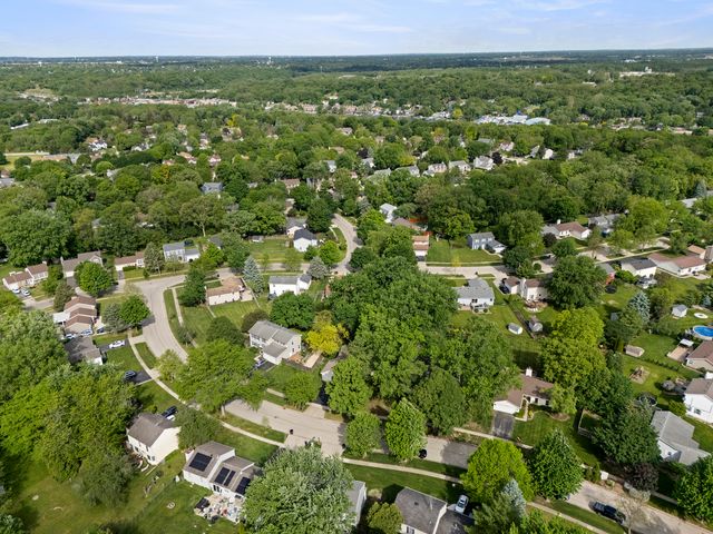 1220 Old Mill Lane, Algonquin, IL 60102