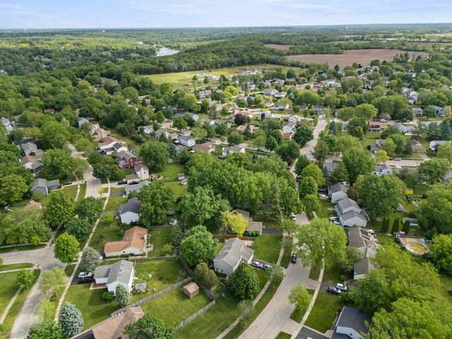 1220 Old Mill Lane, Algonquin, IL 60102