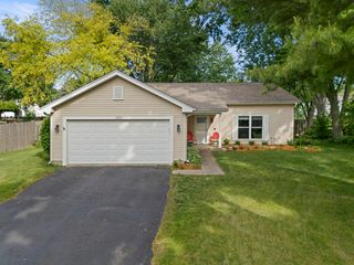 1220 Old Mill Lane, Algonquin, IL 60102