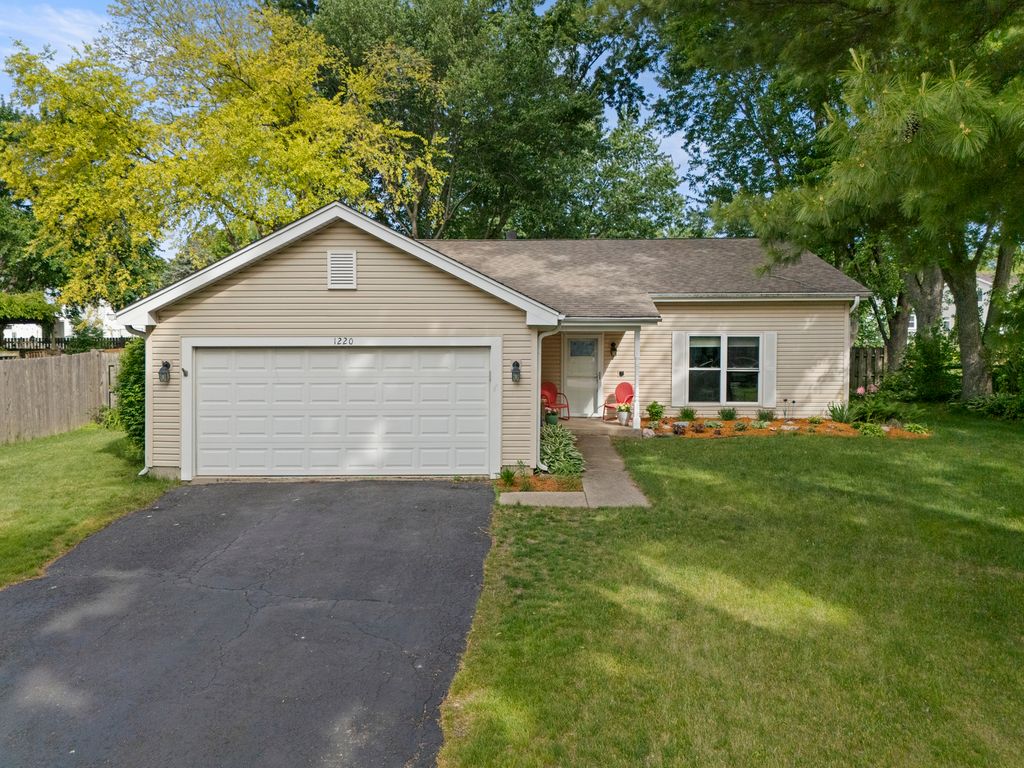 1220 Old Mill Lane, Algonquin, IL 60102