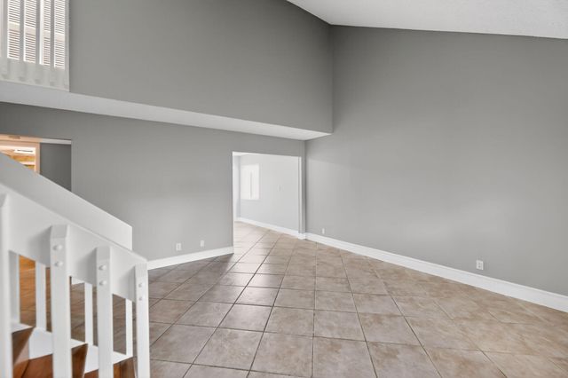 17 Tara Lakes Drive E, Boynton Beach, FL 33436