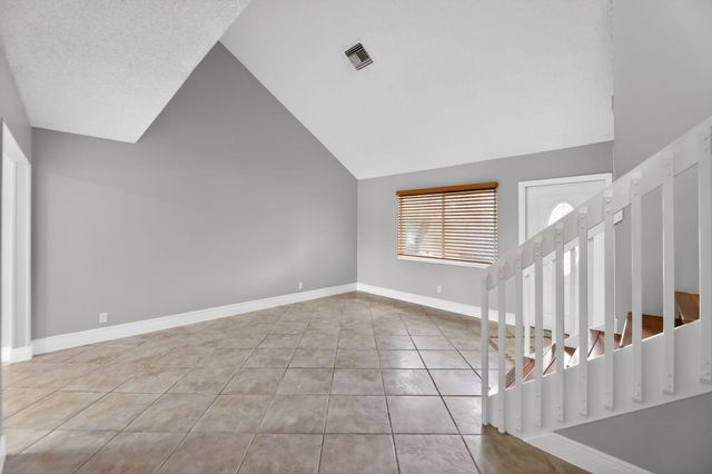 17 Tara Lakes Drive E, Boynton Beach, FL 33436