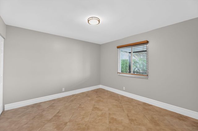 17 Tara Lakes Drive E, Boynton Beach, FL 33436