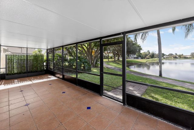 17 Tara Lakes Drive E, Boynton Beach, FL 33436