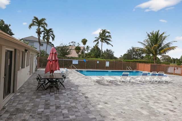 17 Tara Lakes Drive E, Boynton Beach, FL 33436
