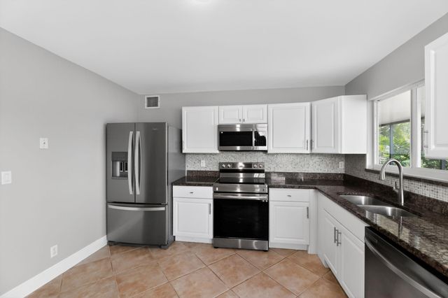 17 Tara Lakes Drive E, Boynton Beach, FL 33436