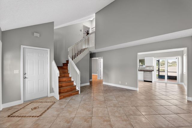 17 Tara Lakes Drive E, Boynton Beach, FL 33436