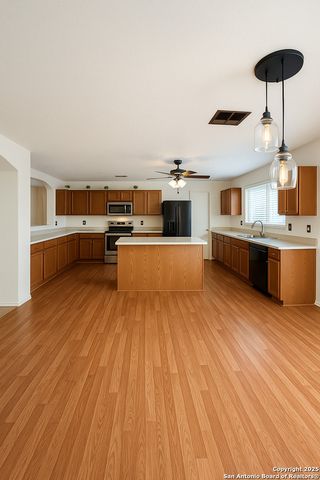 9114 LAGUNA FALLS, San Antonio, TX 78251