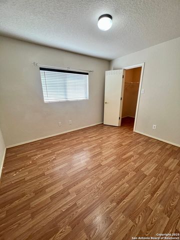 9114 LAGUNA FALLS, San Antonio, TX 78251