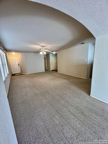 9114 LAGUNA FALLS, San Antonio, TX 78251