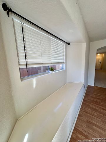 9114 LAGUNA FALLS, San Antonio, TX 78251