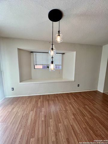 9114 LAGUNA FALLS, San Antonio, TX 78251