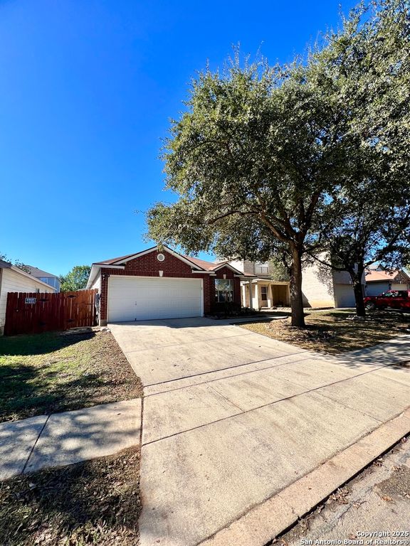 9114 LAGUNA FALLS, San Antonio, TX 78251