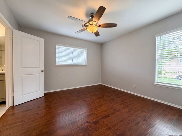1118 MELISSA DR, San Antonio, TX 78213