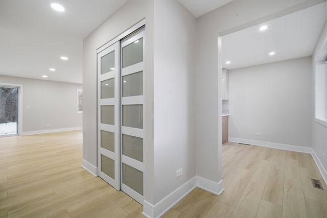 1175 Hunters Lane, Lake Zurich, IL 60047