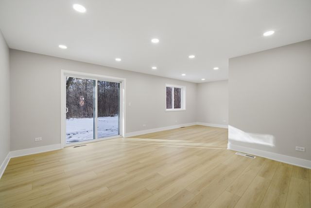 1175 Hunters Lane, Lake Zurich, IL 60047