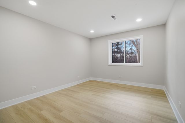 1175 Hunters Lane, Lake Zurich, IL 60047